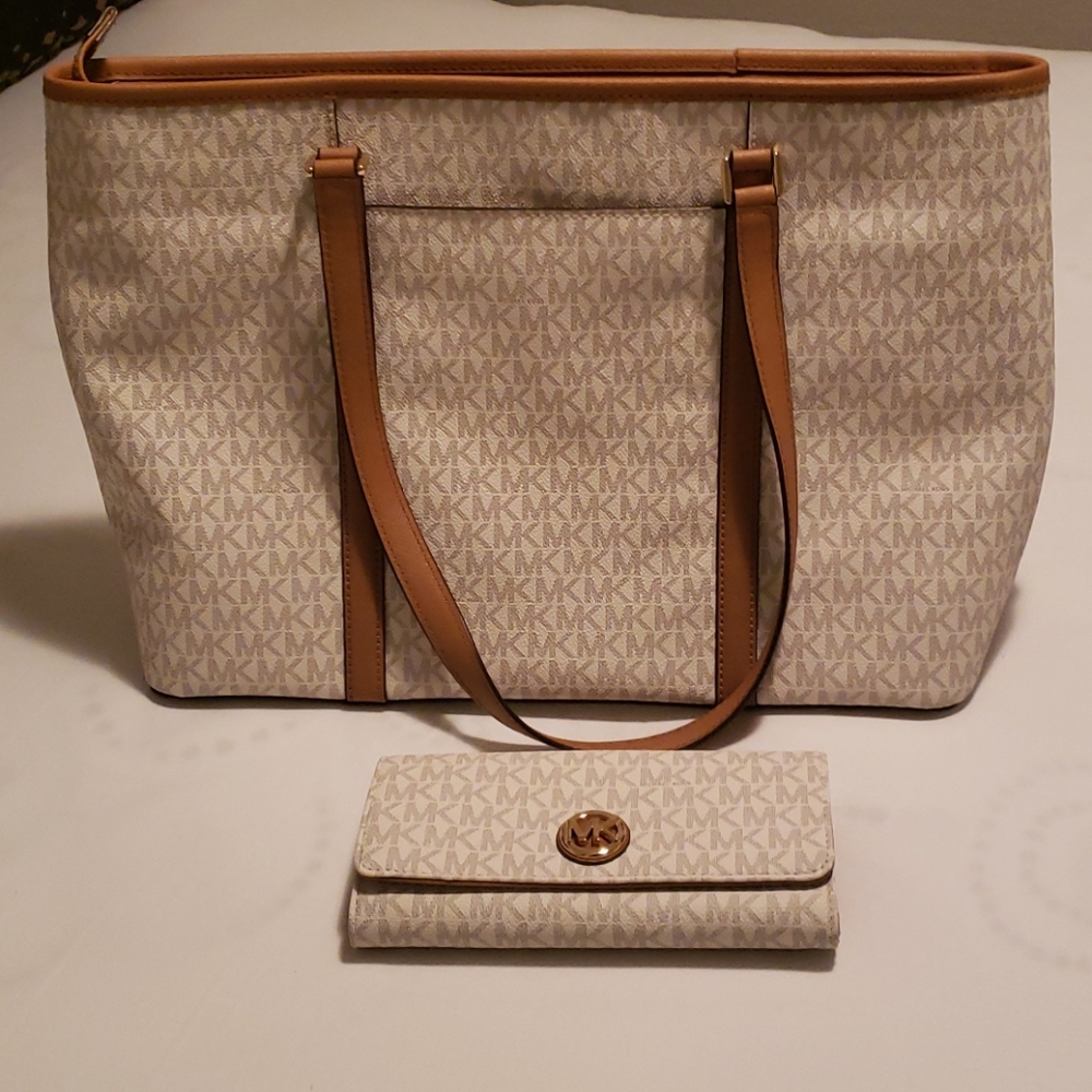 Michael kors purse and wallet